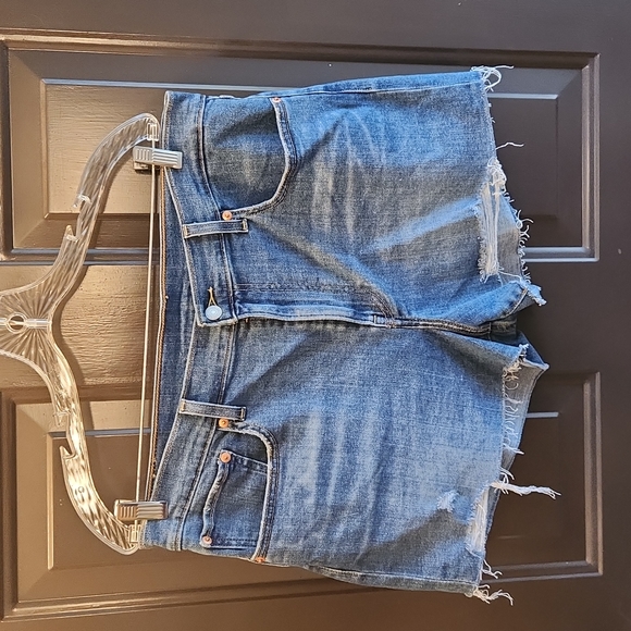 Levis Cut off denim shorts - Picture 1 of 5